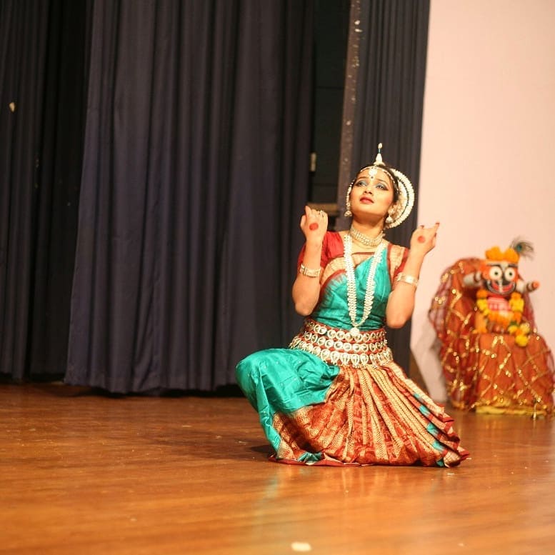Veer Savarkar Theatre, Dadar, Organised by Guru Sanatan Chakravarty
